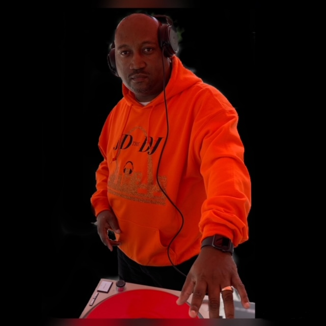 DJ